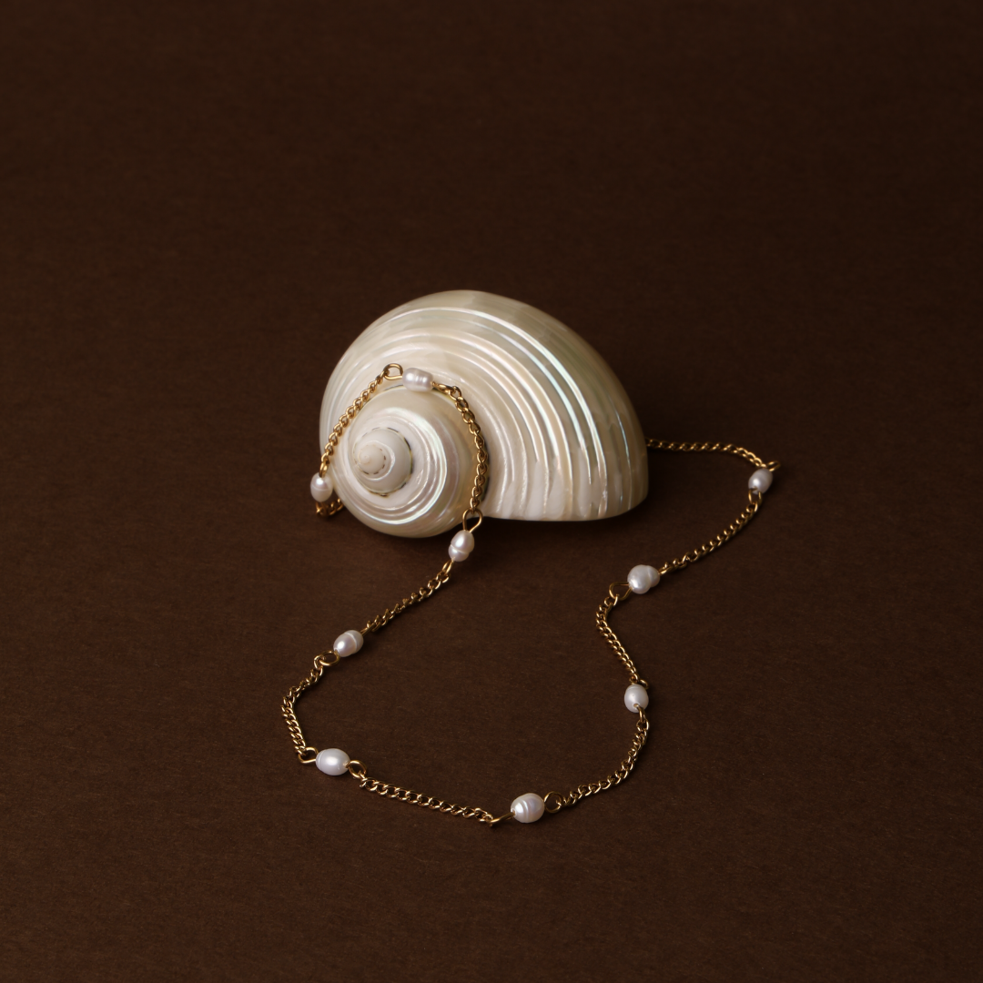 上品なゴールドパールチョーカー