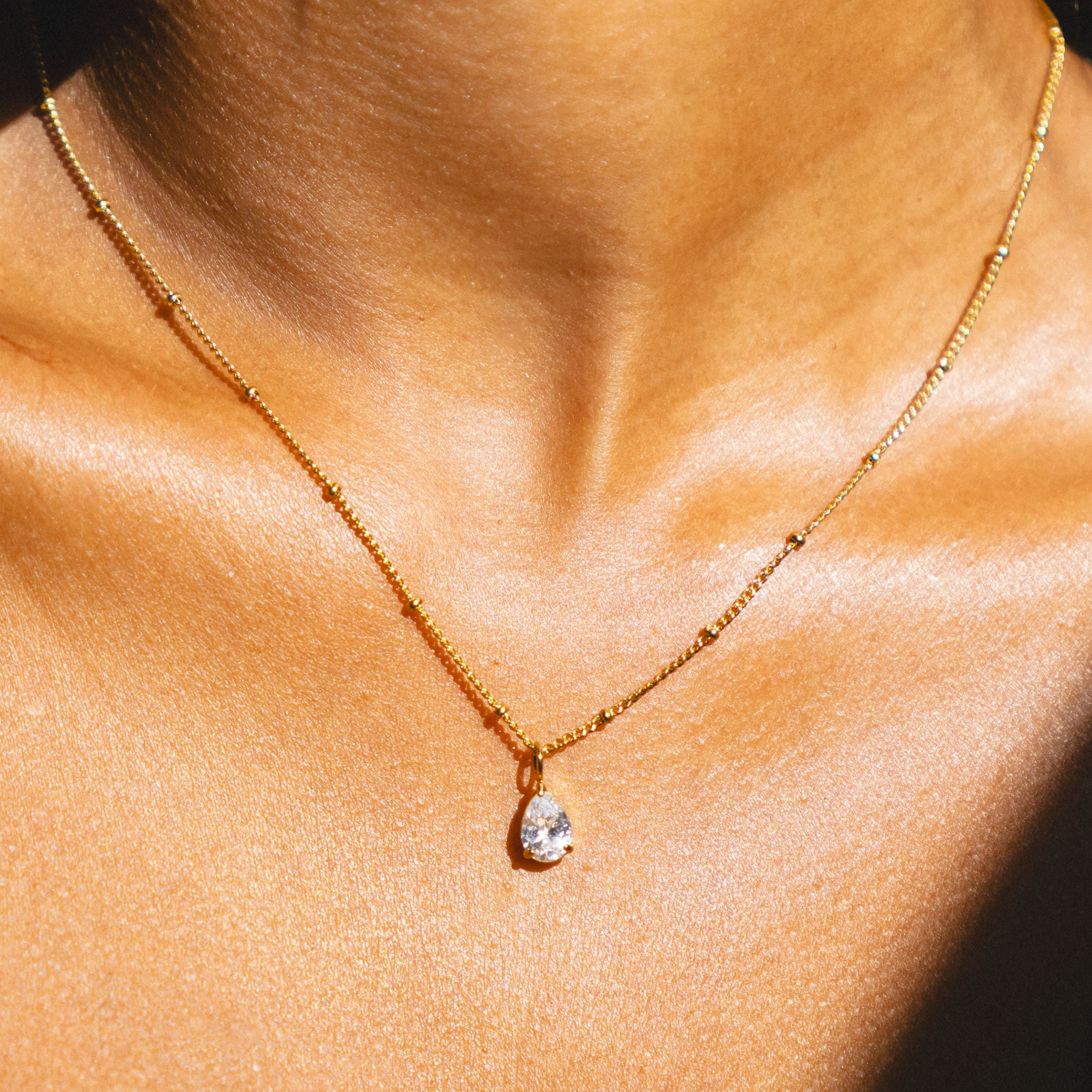 astra-necklace-on-model